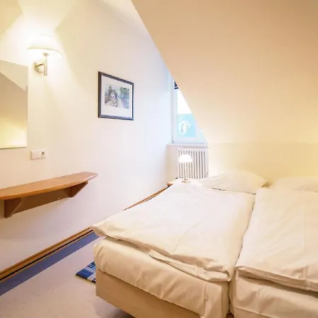 Duenenpark - Klassik Mit 1 Schlafzimmer Und Balkon Im Dachgeschoss 125 Binz